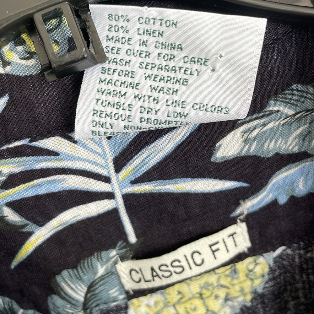 Man's Tropical shirt from Rainforest Café - Picture 5 of 5